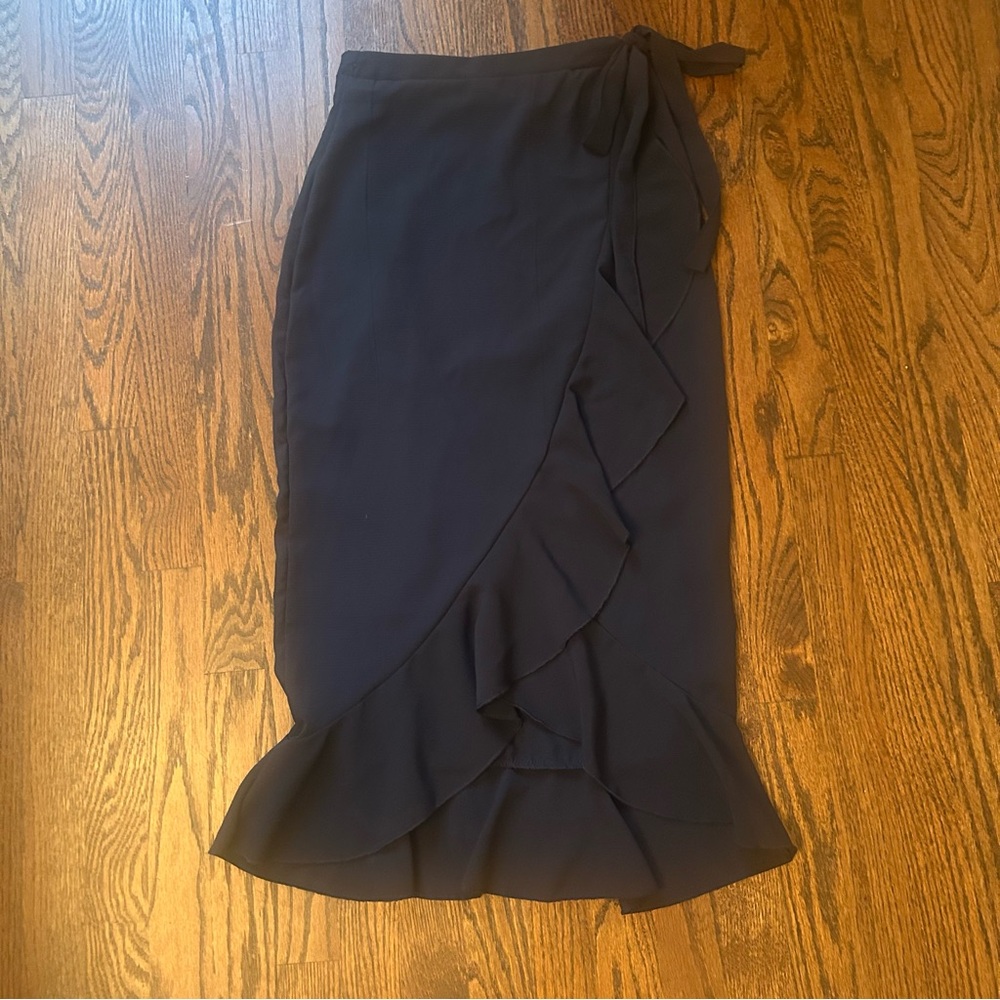 PrettyLittleThing Navy Ruffle Wrap Skirt NWT - Picture 1 of 4